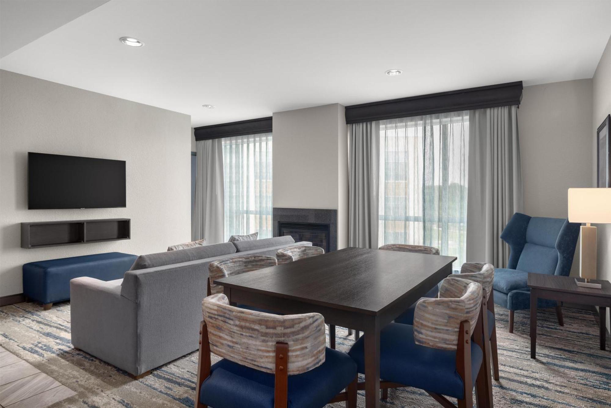 Two-Room King Suite with Fireplace,1758399356:JPEG